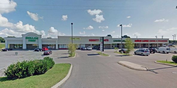 Shoppes at Oak Grove: 222 Thompsonville Ln, Oak Grove, KY 42262